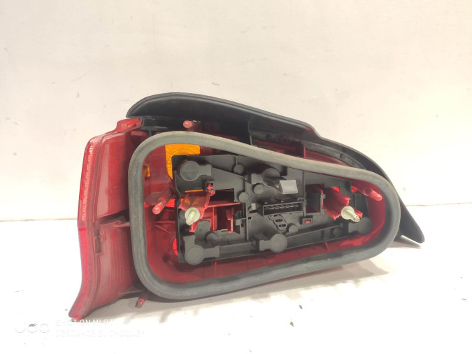 PILOTO TRASERO DERECHO PEUGEOT 106 1997