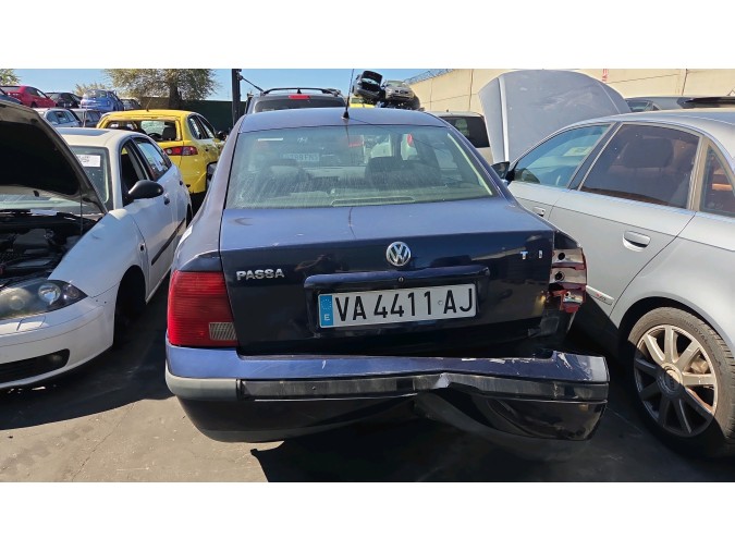 PILOTO TRASERO DERECHO VOLKSWAGEN PASSAT 1999