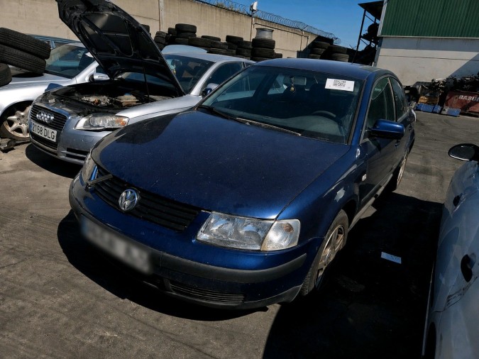 FARO DELANTERO DERECHO VOLKSWAGEN PASSAT 1999