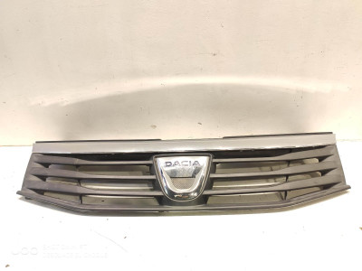 REJILLA DELANTERA DACIA SANDERO 2012
