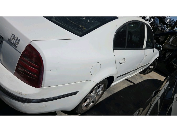 MANDO ELEVALUNAS DELANTERO DERECHO SKODA SUPERB 2006
