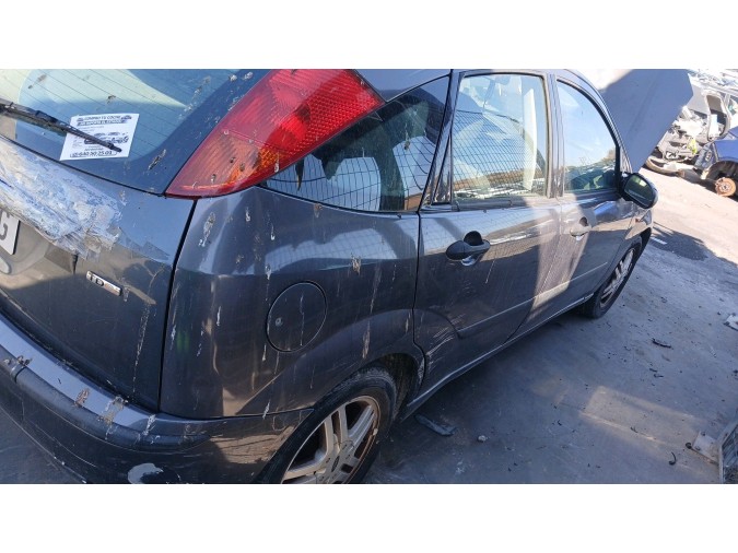 PILOTO TRASERO CENTRAL FORD FOCUS 2004