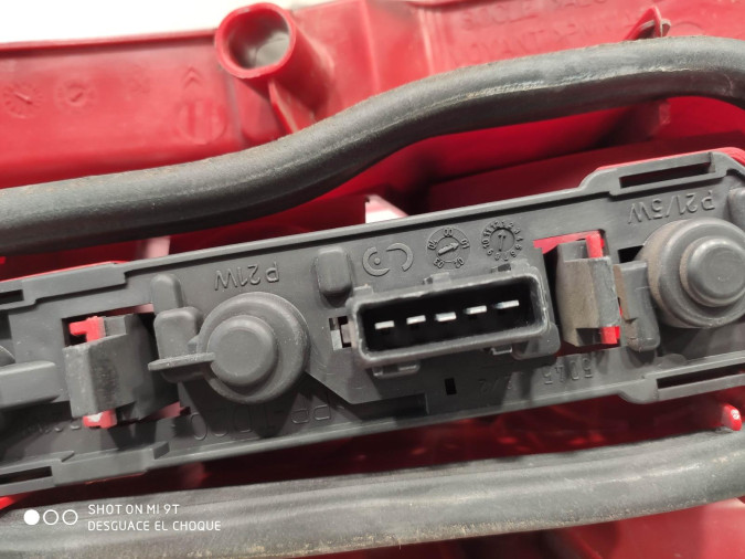 PILOTO TRASERO DERECHO PEUGEOT 306 2001