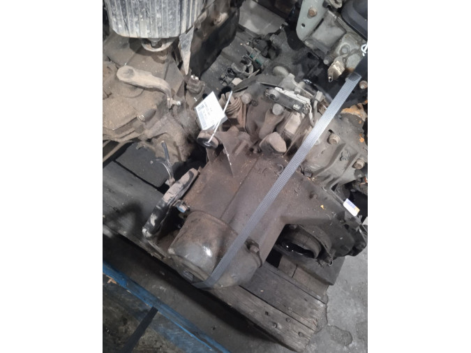 CAJA CAMBIOS RENAULT CLIO 1995