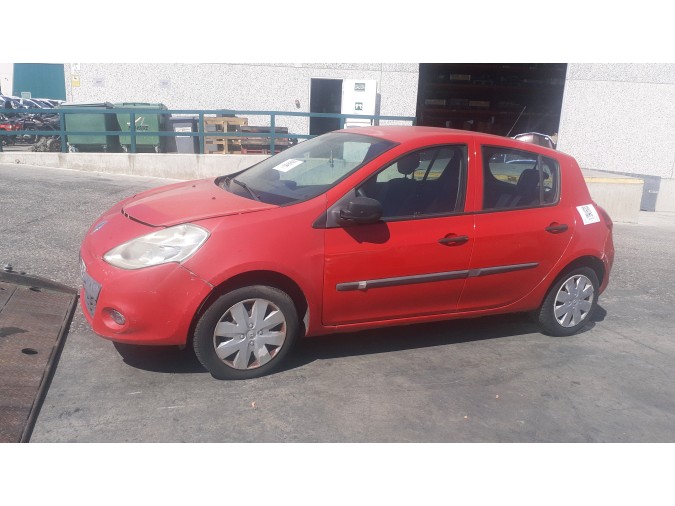 PILOTO TRASERO CENTRAL RENAULT CLIO 2010