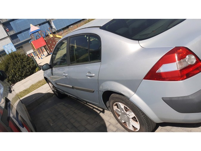 PRETENSOR CINTURÓN DELANTERO DERECHO RENAULT MÉGANE 2004