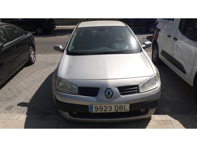 PRETENSOR CINTURÓN DELANTERO DERECHO RENAULT MÉGANE 2004