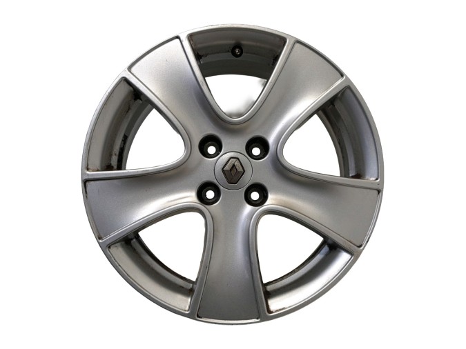 LLANTA RENAULT CLIO 2015