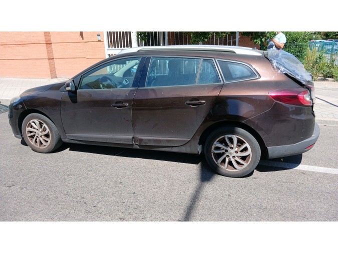 PILOTO TRASERO IZQUIERDO INTERIOR RENAULT MÉGANE 2012