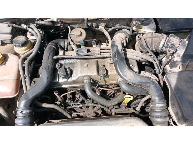 PILOTO TRASERO CENTRAL FORD FOCUS 2004