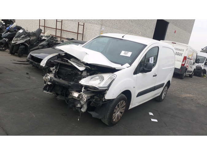 PUNTERA PARAGOLPES TRASERA IZQUIERDA CITROEN BERLINGO 2014