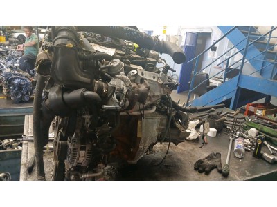 MOTOR CON ACCESORIOS Y CAJA DE CAMBIOS FORD TRANSIT
