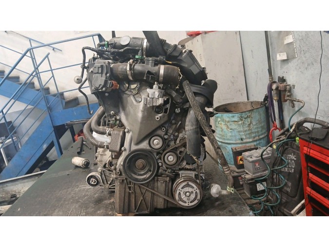MOTOR CON ACCESORIOS Y CAJA DE CAMBIOS FORD TRANSIT