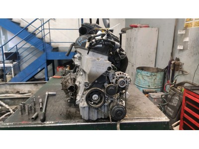 MOTOR CON ACCESORIOS Y CAJA DE CAMBIOS VOLKSWAGEN UP 2015
