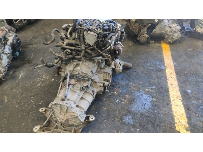 MOTOR CON ACCESORIOS Y CAJA DE CAMBIOS AUDI A5