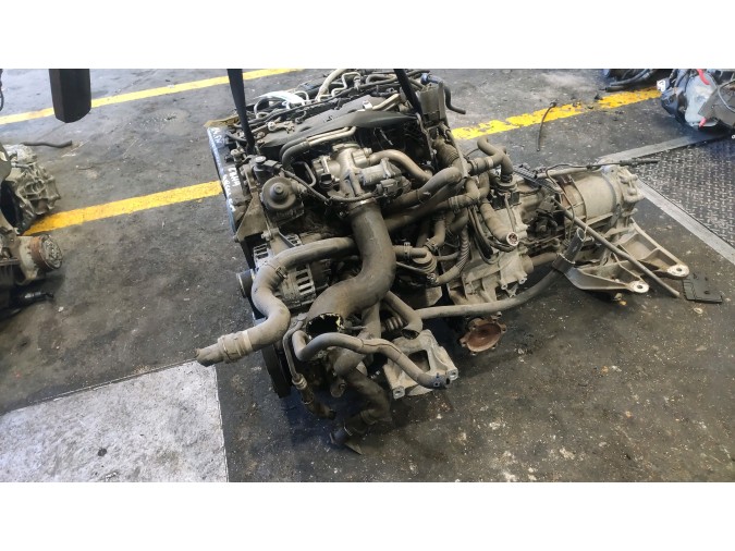 MOTOR CON ACCESORIOS Y CAJA DE CAMBIOS AUDI A5