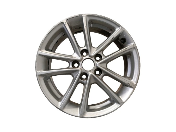 LLANTA FORD FOCUS 2015