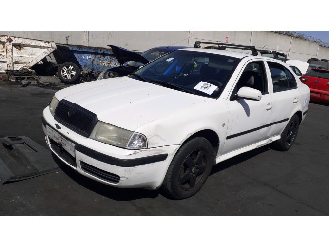 MANDO ELEVALUNAS DELANTERO DERECHO SKODA OCTAVIA 2006