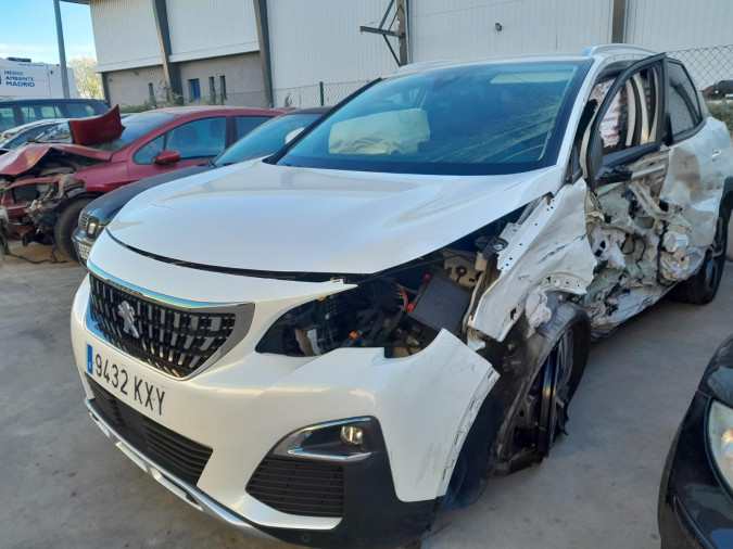 Coche despiece completo PEUGEOT 3008 00151039