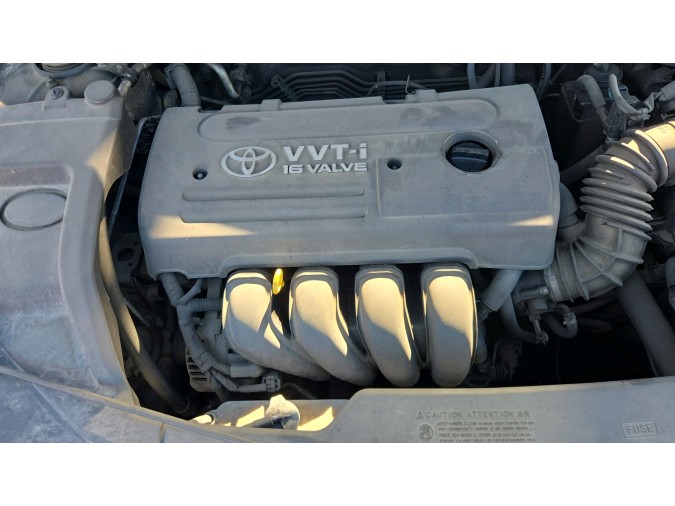FARO DELANTERO DERECHO TOYOTA AVENSIS 2004