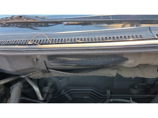 FARO DELANTERO DERECHO TOYOTA AVENSIS 2004