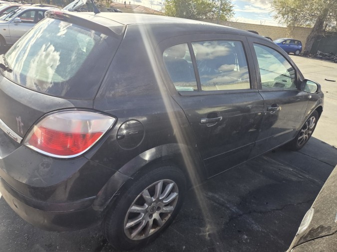 PRETENSOR CINTURÓN DELANTERO DERECHO OPEL ASTRA 2005