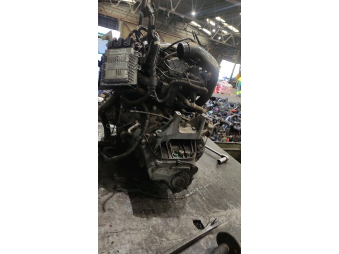 Motor CITROEN C5 2004