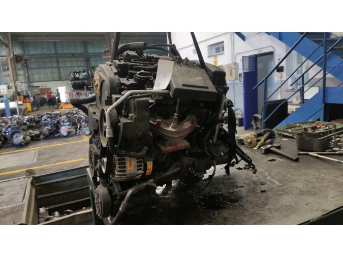 Motor PEUGEOT 206 2004