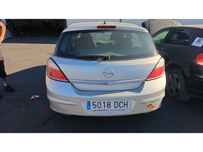 Radiador motor OPEL ASTRA 2004