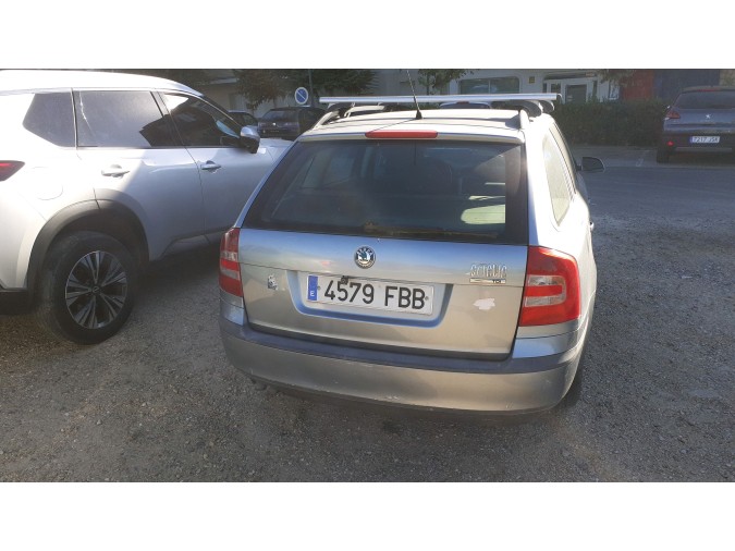MANDO ELEVALUNAS DELANTERO DERECHO SKODA OCTAVIA 2006