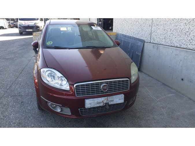 CERRADURA PUERTA TRASERA DERECHA FIAT LINEA 2011