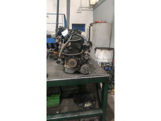 Motor CITROEN SAXO 2001