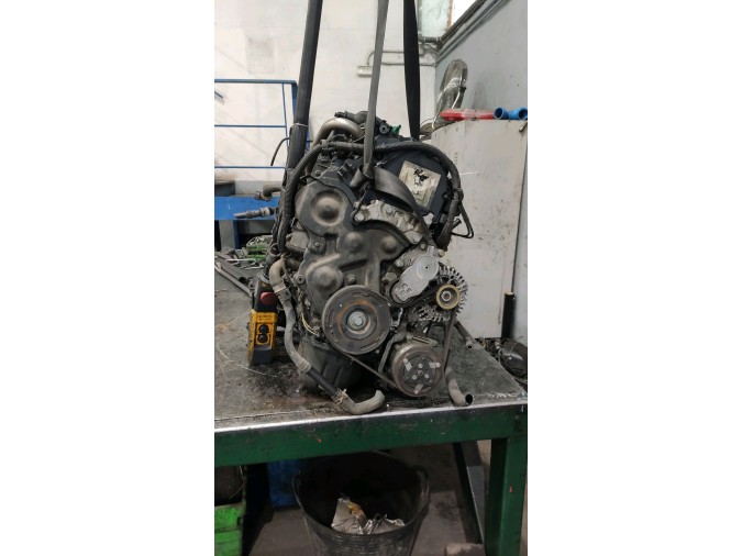 Motor CITROEN C3 2004