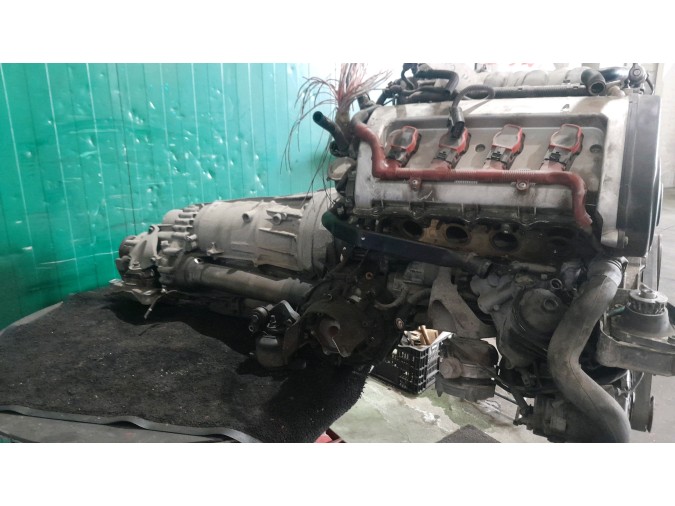 MOTOR CON ACCESORIOS Y CAJA DE CAMBIOS AUDI A8 2005