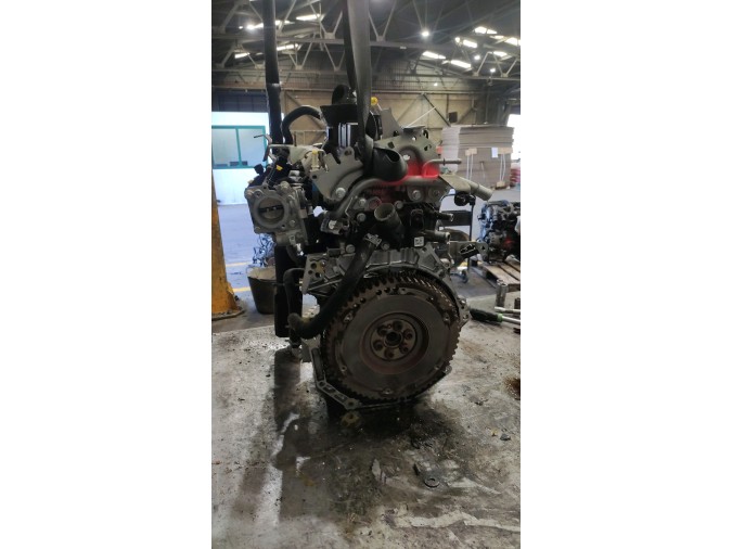 MOTOR CON ACCESORIOS Y CAJA DE CAMBIOS  CLIO