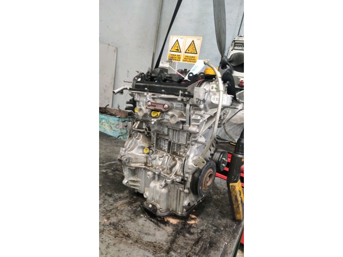 MOTOR CON ACCESORIOS Y CAJA DE CAMBIOS  CLIO