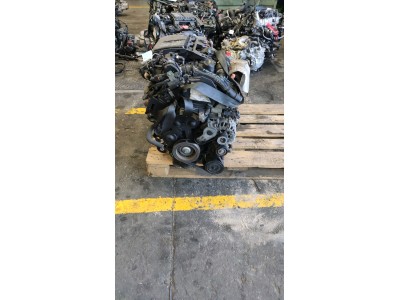 MOTOR CON ACCESORIOS Y CAJA DE CAMBIOS PEUGEOT 5008 2015