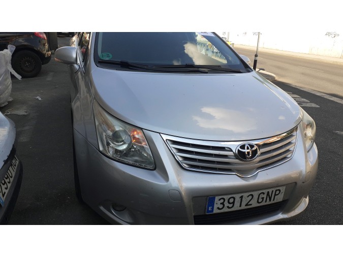 FARO DELANTERO DERECHO TOYOTA AVENSIS 2009