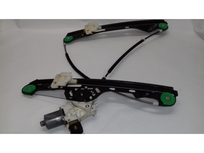 ELEVALUNAS DELANTERO DERECHO BMW SERIE 1 2009