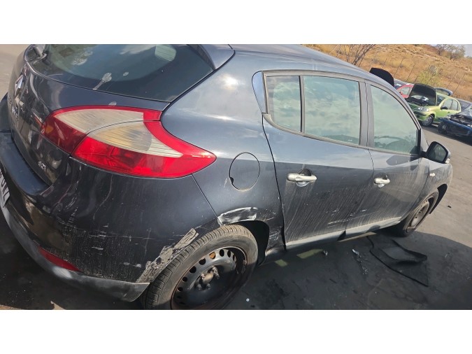 FARO IZQUIERDO RENAULT MÉGANE 2010
