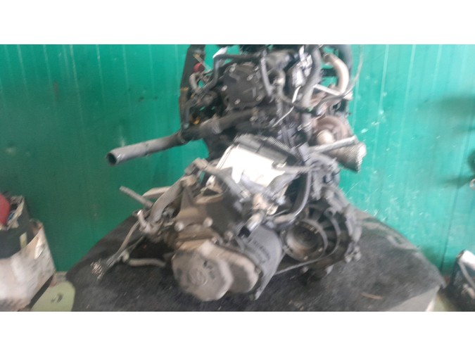MOTOR CON ACCESORIOS Y CAJA DE CAMBIOS VOLKSWAGEN POLO 2002