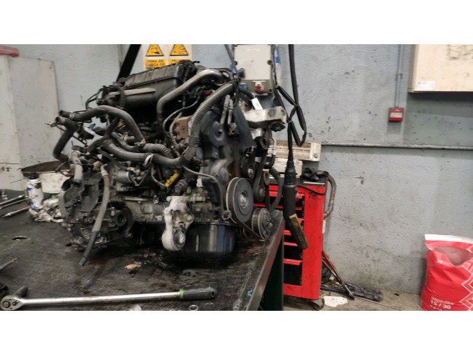 MOTOR CON ACCESORIOS Y CAJA DE CAMBIOS PEUGEOT 206 0