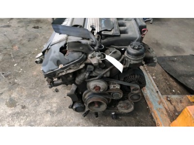 MOTOR CON ACCESORIOS Y CAJA DE CAMBIOS BMW X3 2005