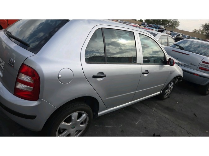 ELEVALUNAS DELANTERO DERECHO SKODA FABIA 2004
