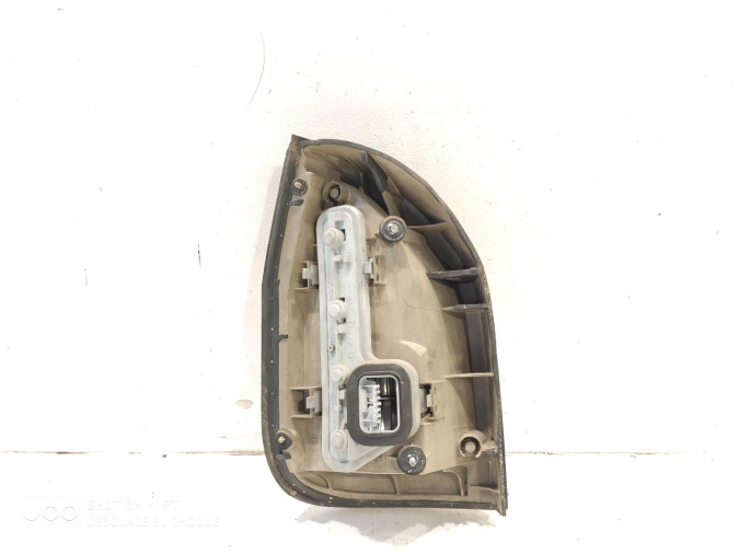 PILOTO TRASERO DERECHO OPEL ZAFIRA 2004