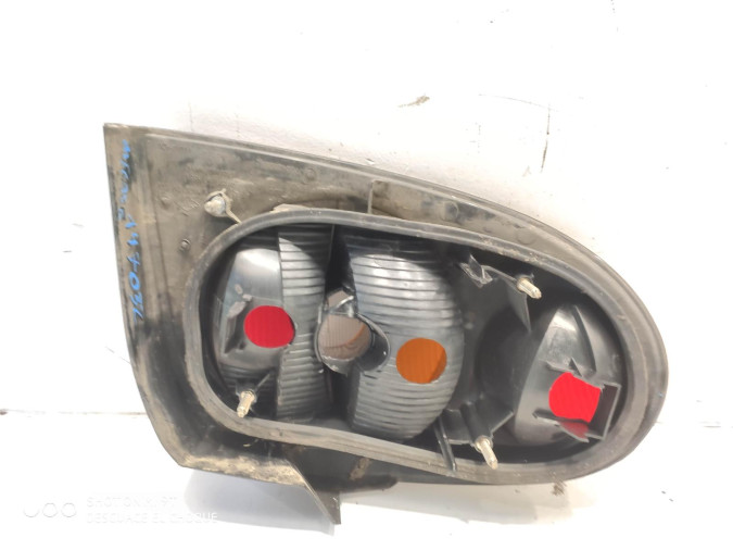 PILOTO TRASERO DERECHO RENAULT MEGANE 2000