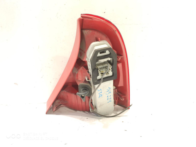 PILOTO TRASERO DERECHO RENAULT CLIO 2004