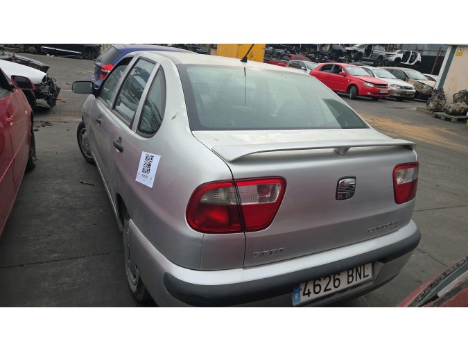 MANDO ELEVALUNAS DELANTERO IZQUIERDO SEAT CORDOBA 2001