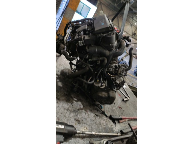 Motor PEUGEOT 206 2004