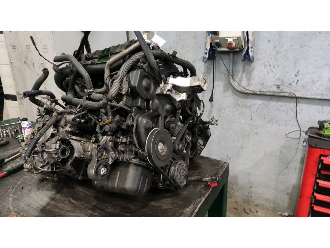Motor PEUGEOT 206 2004